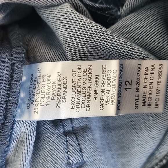 Democracy Ab Technology Straight Leg Jeans With Raw Hem New With Tags - Picture 15 of 16